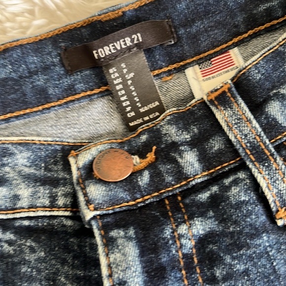 FOREVER 21 Fringed Daisy Duke Distressed Denim Short Shorts NWOT - Picture 4 of 11